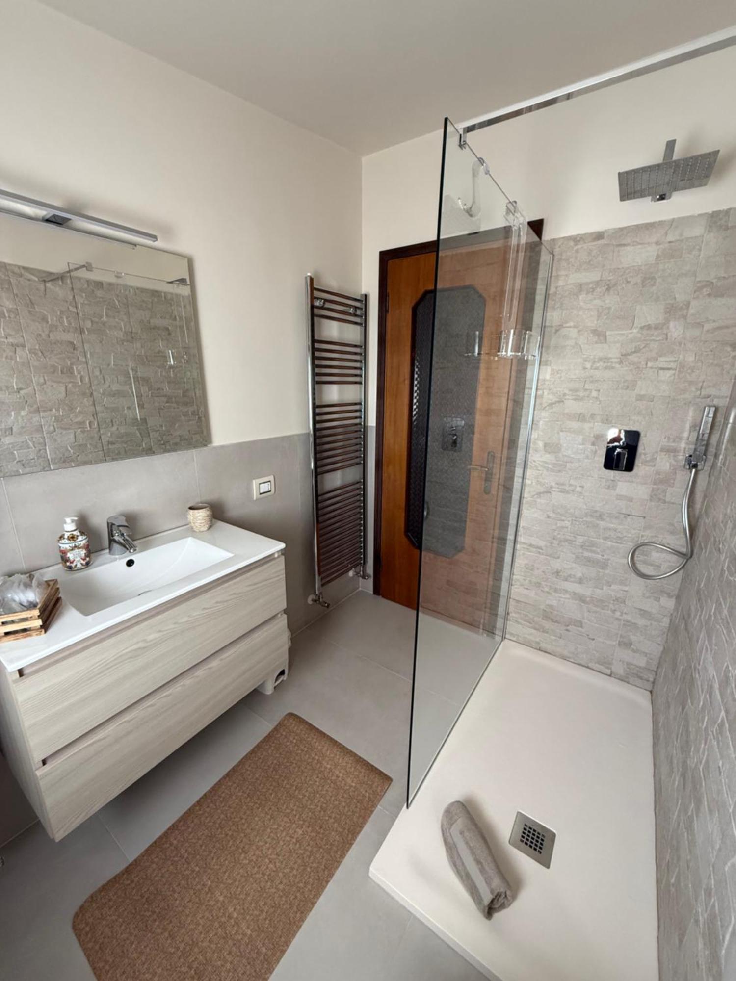 B&B Villa Mirella Casnate Con Bernate Zewnętrze zdjęcie