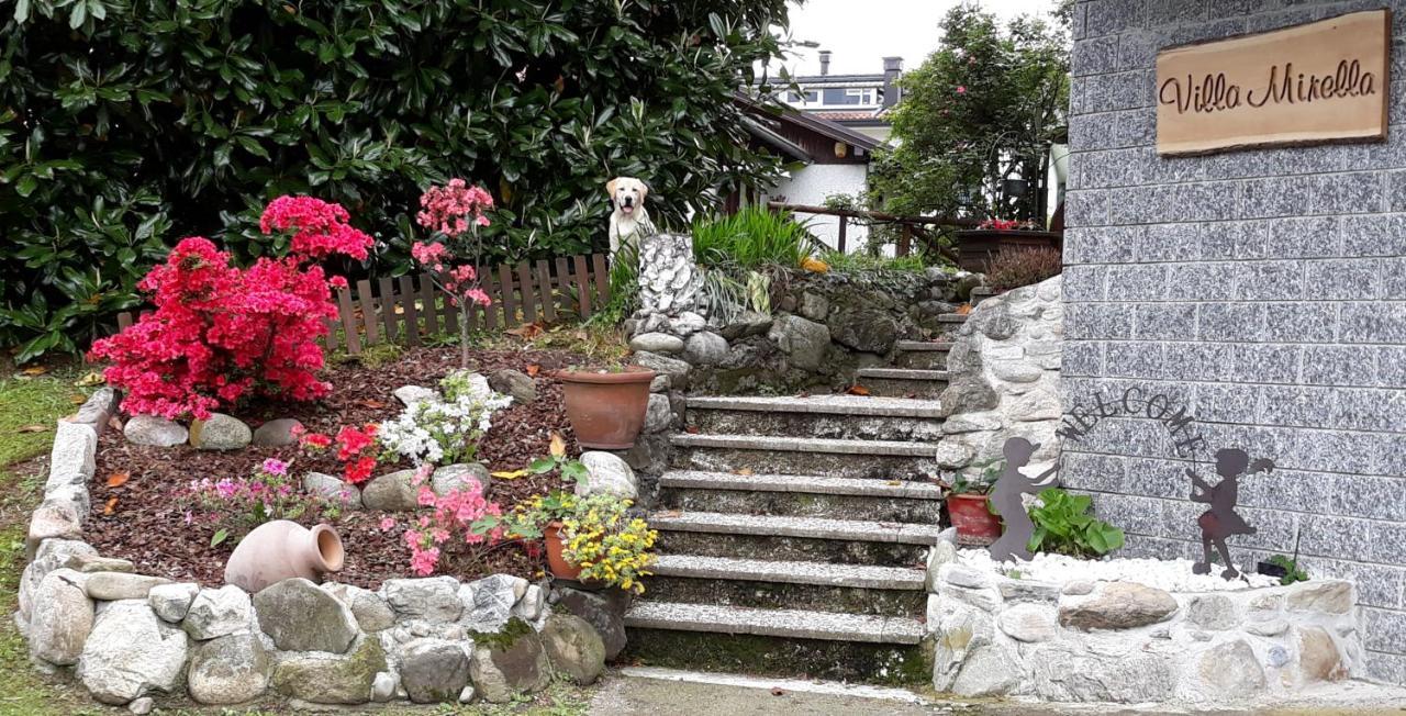 B&B Villa Mirella Casnate Con Bernate Zewnętrze zdjęcie